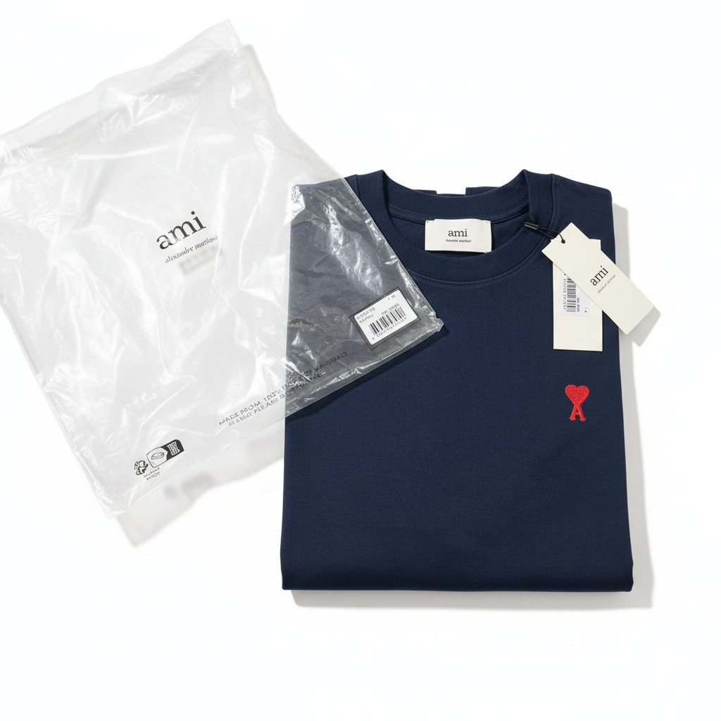 T-shirt iconique AMI Paris en coloris Navy (bleu marine)